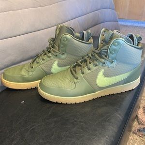 Nike men’s EBERNON mid winter